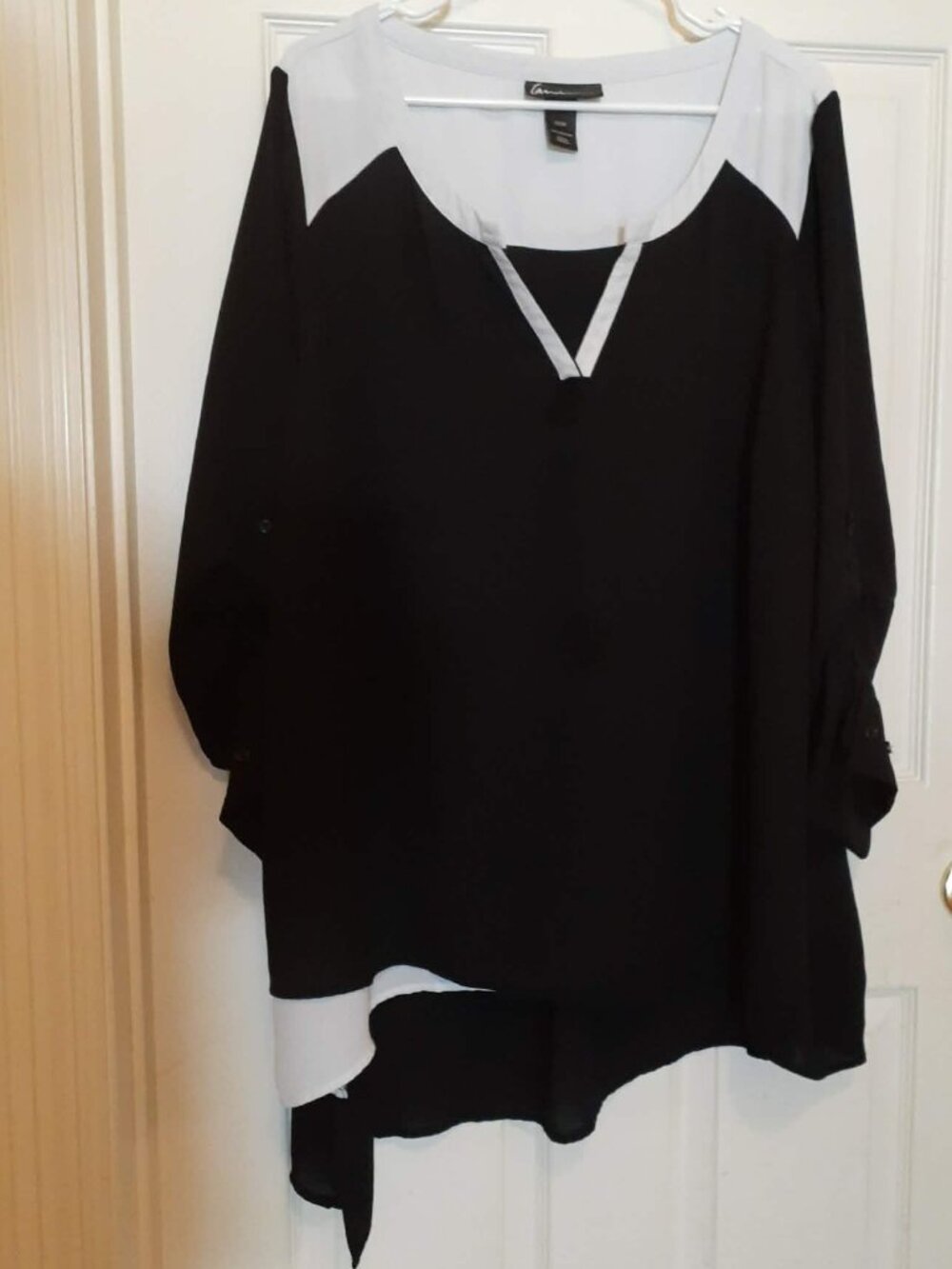 Layne Bryant Women’s V-Neck Tunic Top Long Roll Tab Sleeves